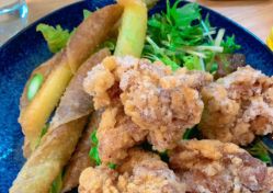 九州醤油の唐揚げとアスパラ巻き